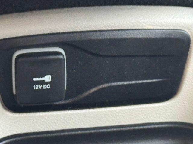 Photo of 2024 Silver Mist Clearcoat Chrysler Pacifica