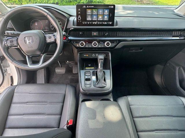 Photo of 2024 Platinum White Pearl Honda CR-V