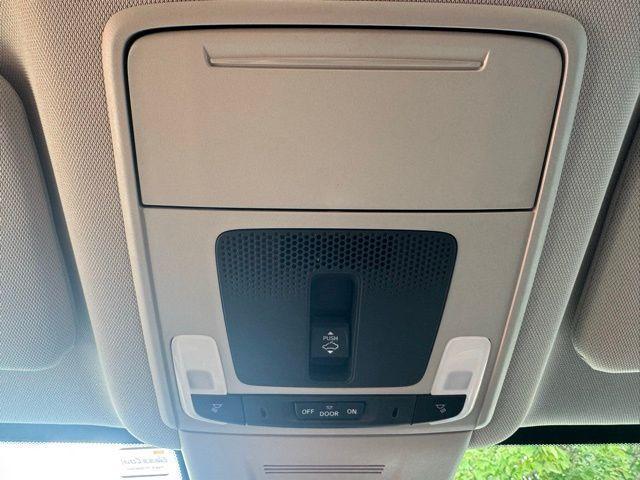 Photo of 2024 Platinum White Pearl Honda CR-V