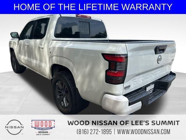 Photo of 2025 Glacier White Nissan Frontier