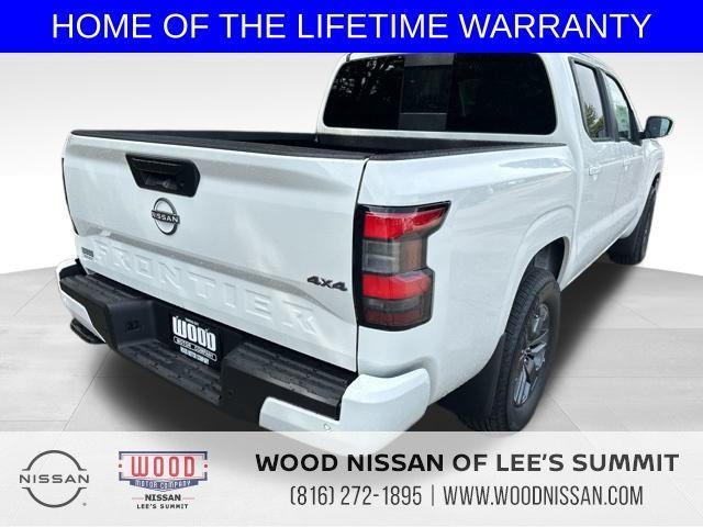 Photo of 2025 Glacier White Nissan Frontier