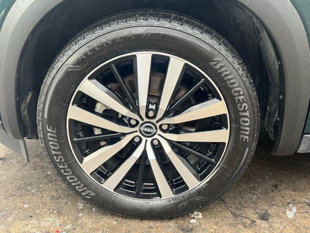 Photo of 2022 Obsidian Green Nissan Pathfinder