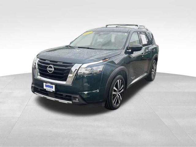 Photo of 2022 Obsidian Green Nissan Pathfinder