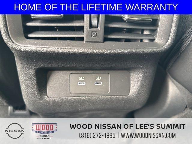Photo of 2025 Everest White P Nissan Murano