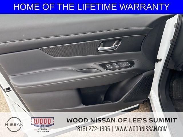 Photo of 2025 Everest White P Nissan Murano