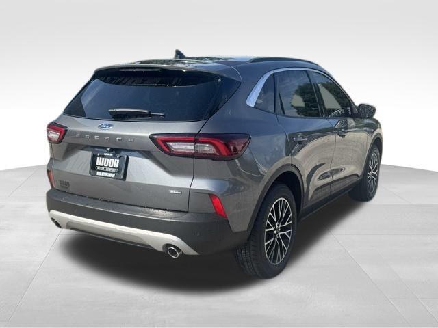 Photo of 2024 Carbonized Gray Metallic Ford Escape