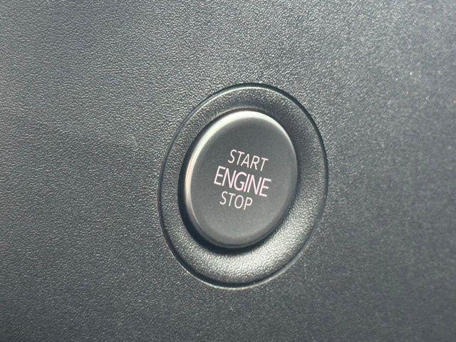 Photo of 2025 Deep Black Pearl Effect Volkswagen ID.4