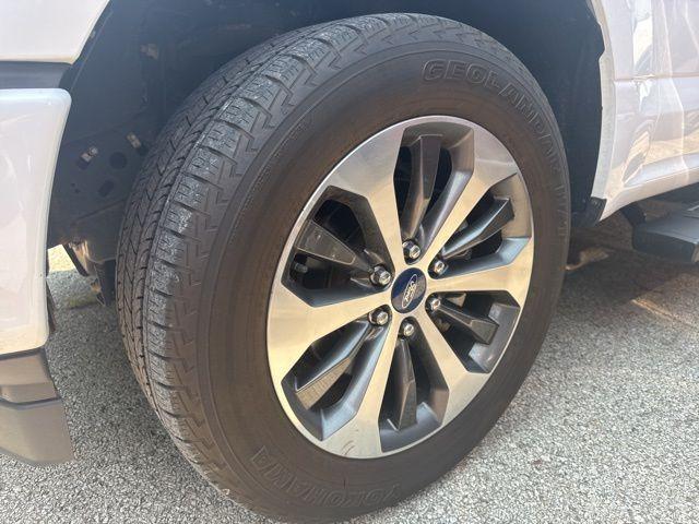 Photo of 2019 Oxford White Ford F-150