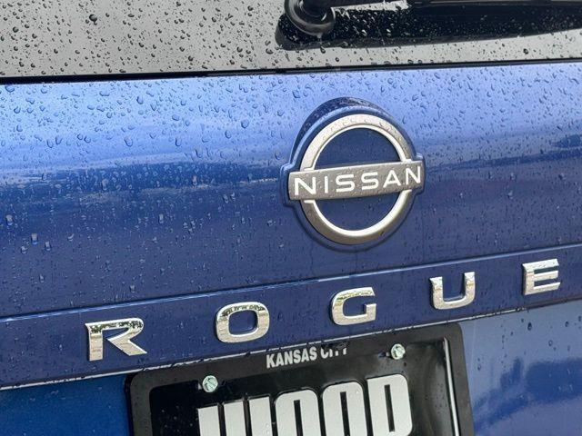 Photo of 2022 Caspian Blue Nissan Rogue