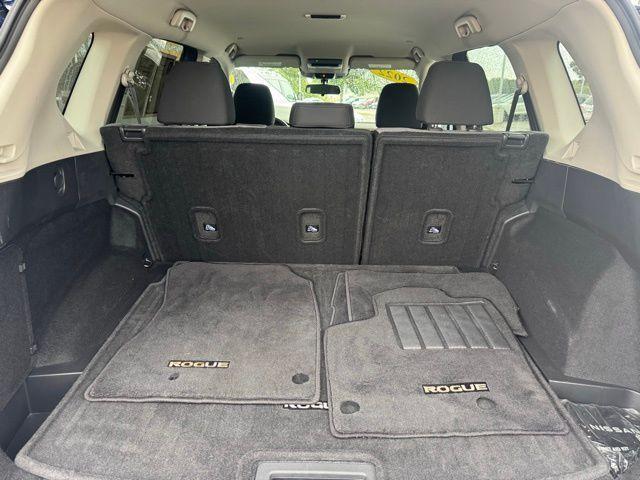 Photo of 2022 Caspian Blue Nissan Rogue