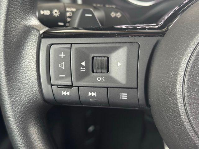 Photo of 2022 Caspian Blue Nissan Rogue