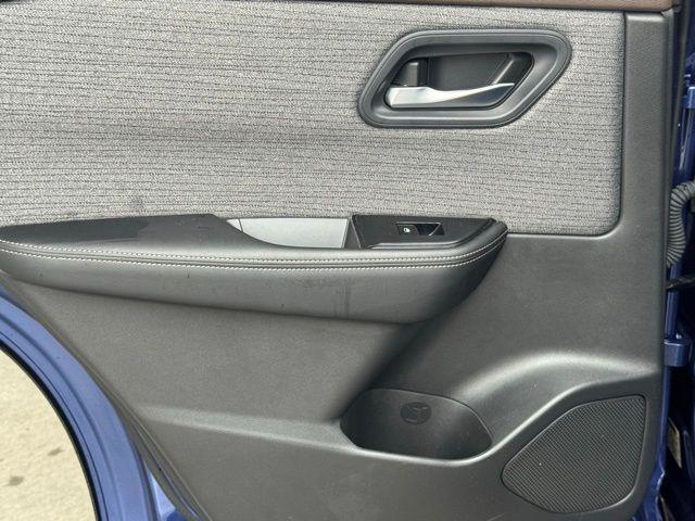 Photo of 2022 Caspian Blue Nissan Rogue