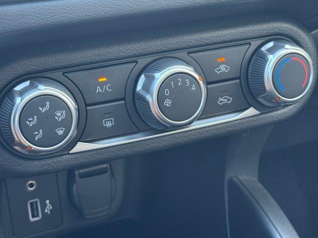 Photo of 2025 Cloud White Nissan Versa
