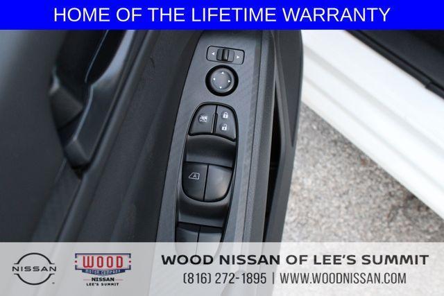 Photo of 2025 Glacier White Nissan Altima