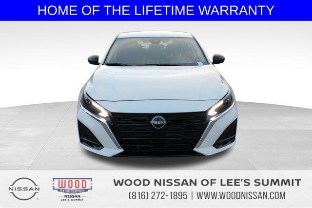Photo of 2025 Glacier White Nissan Altima