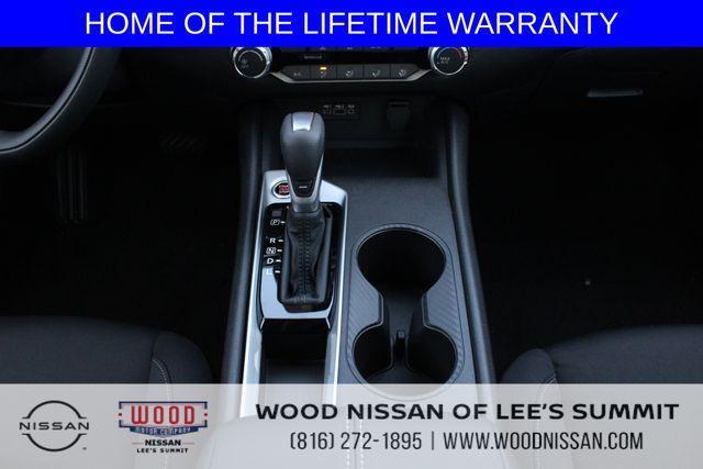 Photo of 2025 Glacier White Nissan Altima