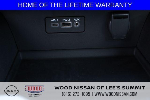 Photo of 2025 Glacier White Nissan Altima