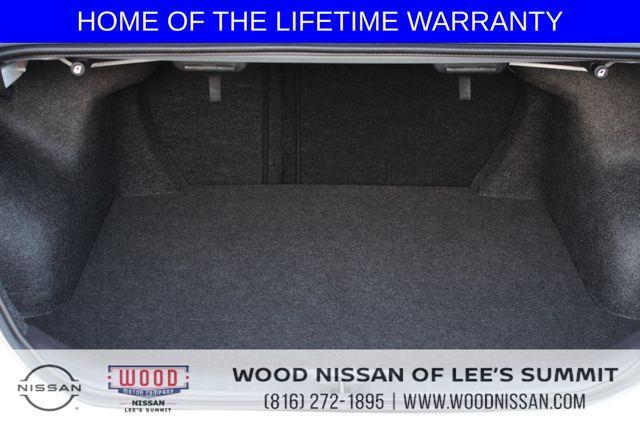 Photo of 2025 Glacier White Nissan Altima