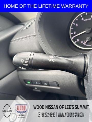 Photo of 2025 Cloud White Nissan Sentra