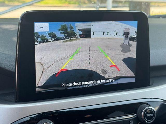 Photo of 2022 Black Metallic Ford Escape