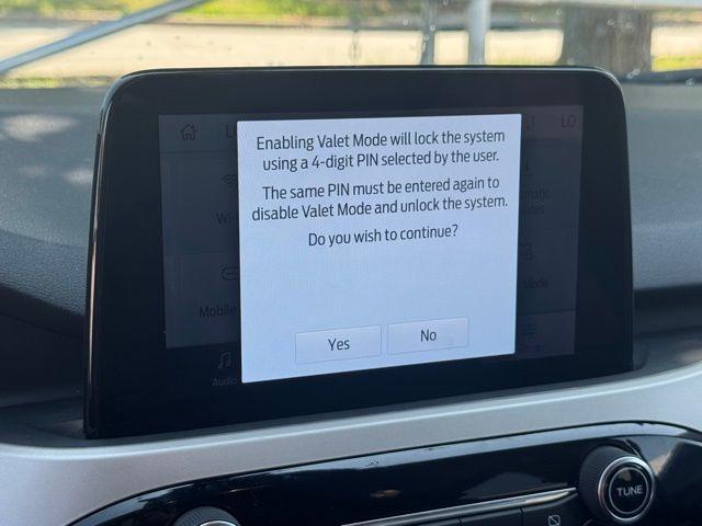 Photo of 2022 Black Metallic Ford Escape