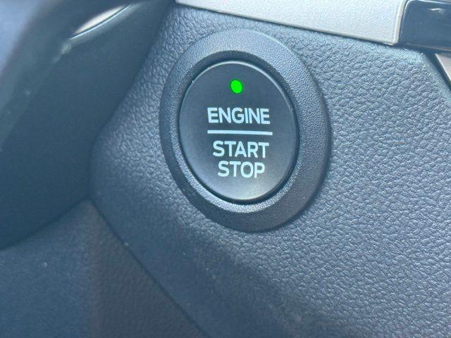 Photo of 2022 Black Metallic Ford Escape