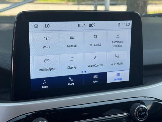 Photo of 2022 Black Metallic Ford Escape