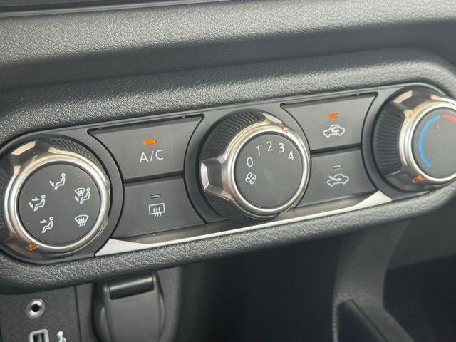 Photo of 2025 Cloud White Nissan Versa