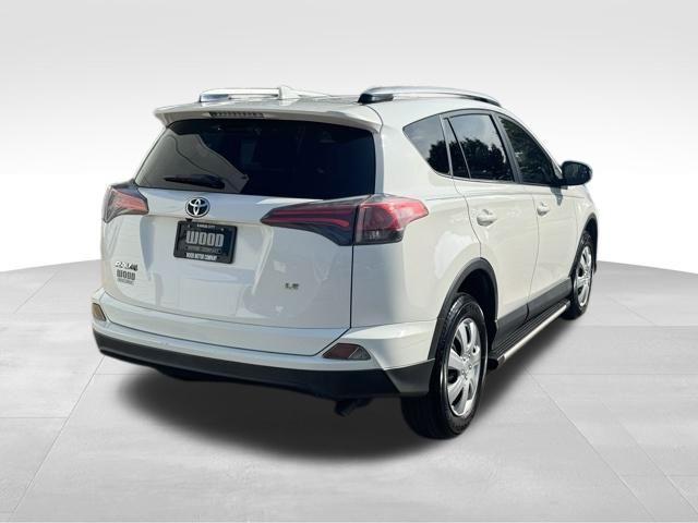Photo of 2017 White Toyota RAV4