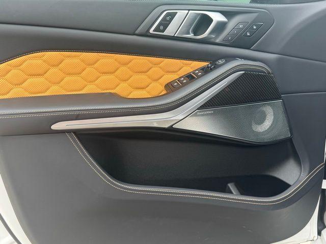 Photo of 2023 Mineral White Metallic BMW X5 M