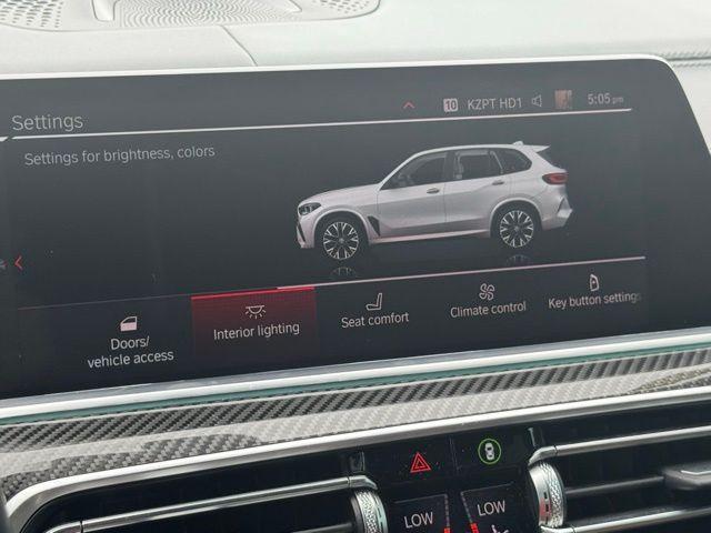 Photo of 2023 Mineral White Metallic BMW X5 M
