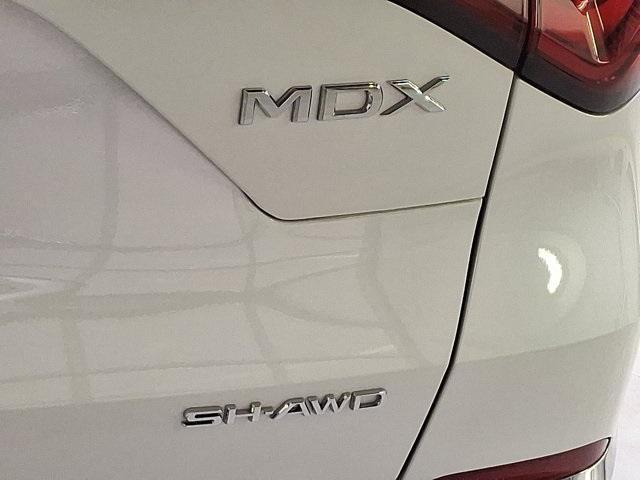 Photo of 2023 Platinum Acura MDX