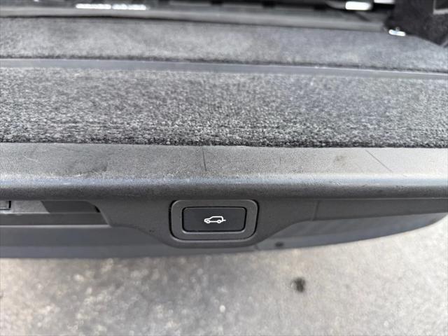 Photo of 2016 Black Land Rover Range Rover