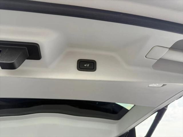 Photo of 2016 Black Land Rover Range Rover