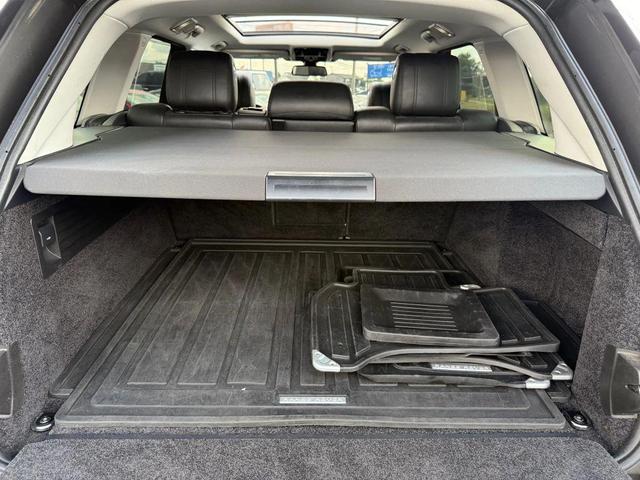 Photo of 2016 Black Land Rover Range Rover