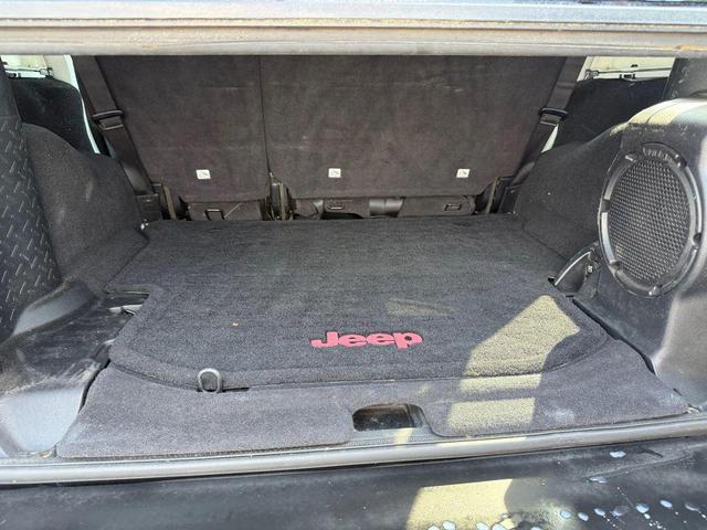 Photo of 2012 Bright White Clearcoat Jeep Wrangler Unlimited