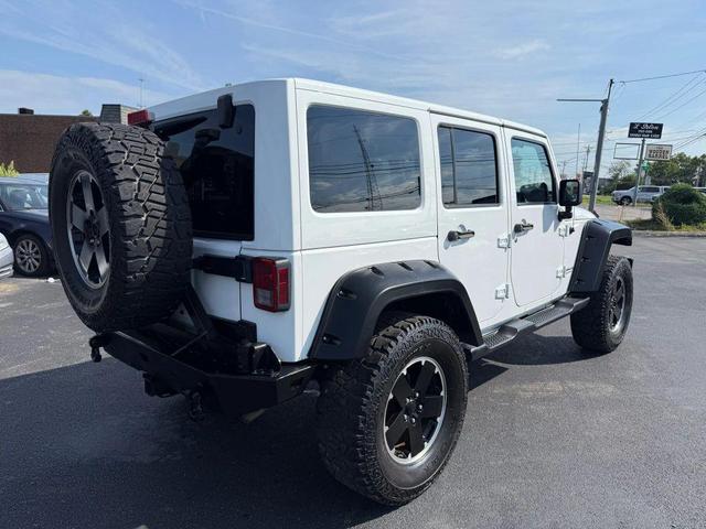 Photo of 2012 Bright White Clearcoat Jeep Wrangler Unlimited