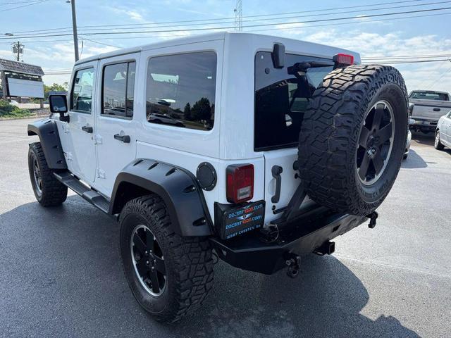 Photo of 2012 Bright White Clearcoat Jeep Wrangler Unlimited