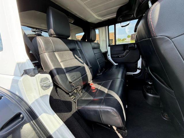 Photo of 2012 Bright White Clearcoat Jeep Wrangler Unlimited