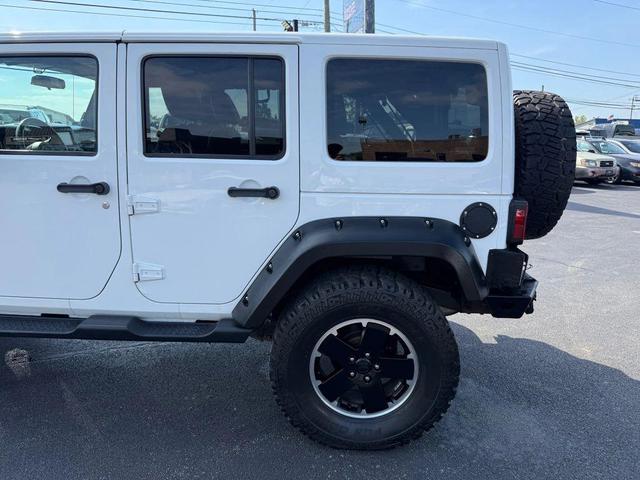 Photo of 2012 Bright White Clearcoat Jeep Wrangler Unlimited