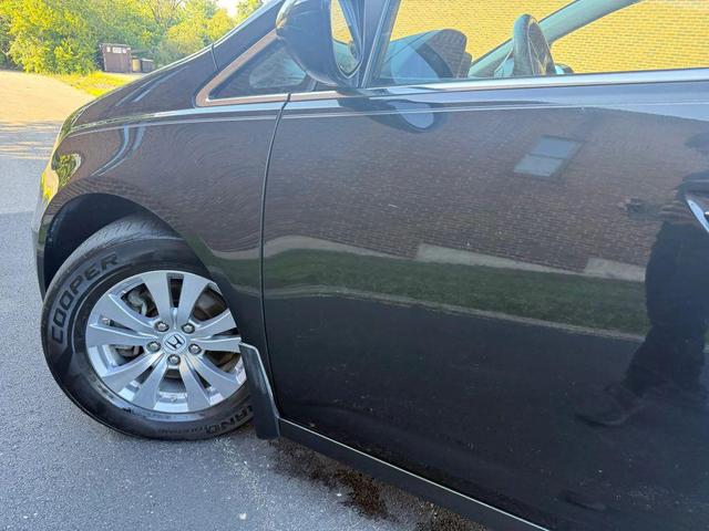 Photo of 2016 Crystal Black Pearl Honda Odyssey