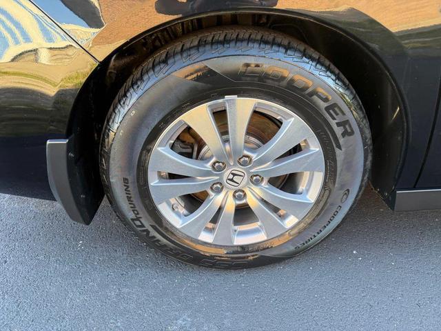 Photo of 2016 Crystal Black Pearl Honda Odyssey