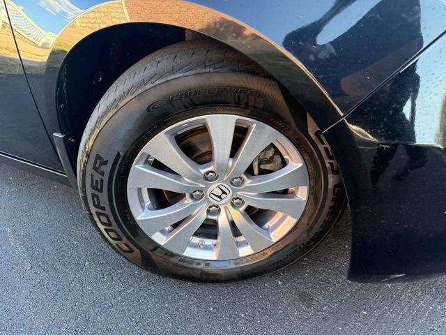 Photo of 2016 Crystal Black Pearl Honda Odyssey