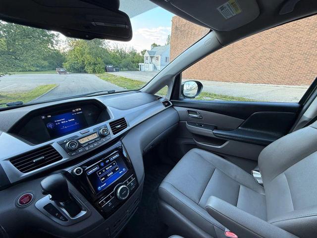 Photo of 2016 Crystal Black Pearl Honda Odyssey
