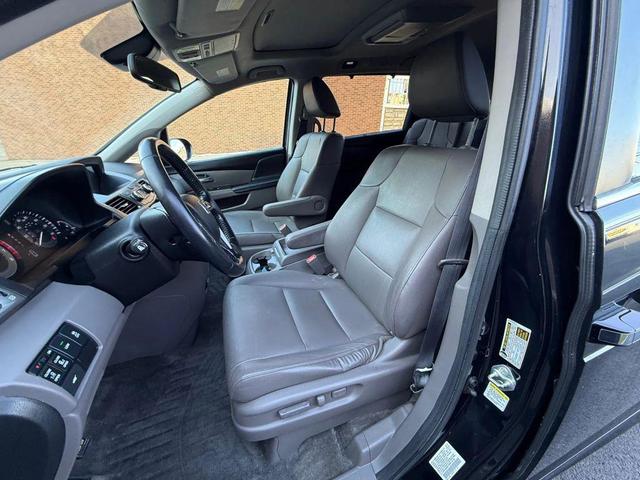 Photo of 2016 Crystal Black Pearl Honda Odyssey