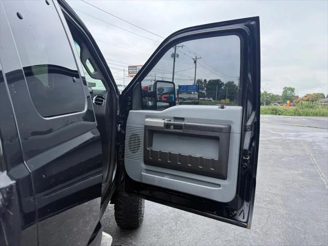 Photo of 2013 Tuxedo Black Metallic Ford F-250