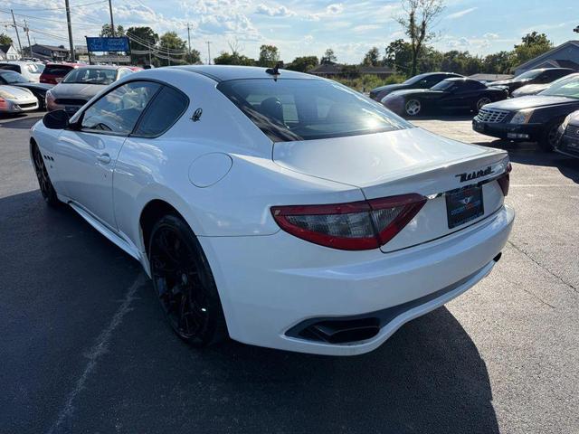 Photo of 2013 White Maserati GranTurismo