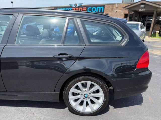 Photo of 2011 Black BMW 328
