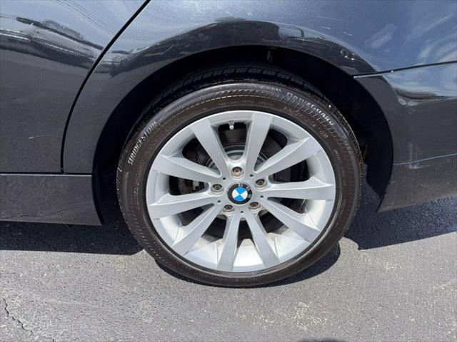 Photo of 2011 Black BMW 328