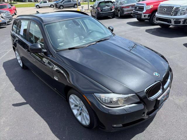 Photo of 2011 Black BMW 328